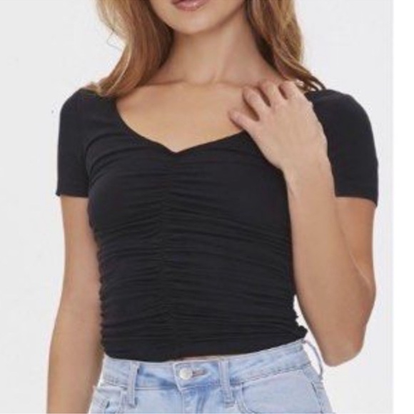 ❤️ Forever 21 | Black V-Neck Ruched Top - Picture 2 of 7